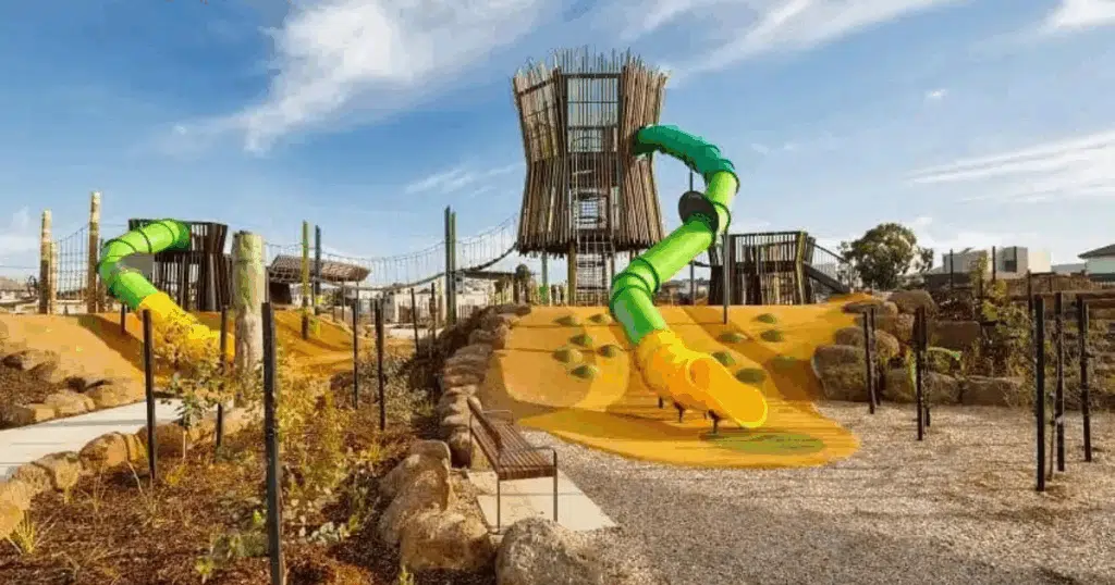 The Last Piece Eatery and Waverley Park Playground, Mulgrave