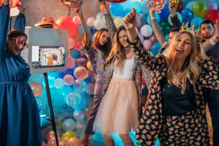 How a Photo Booth Can Make Your Wedding Reception Memorable